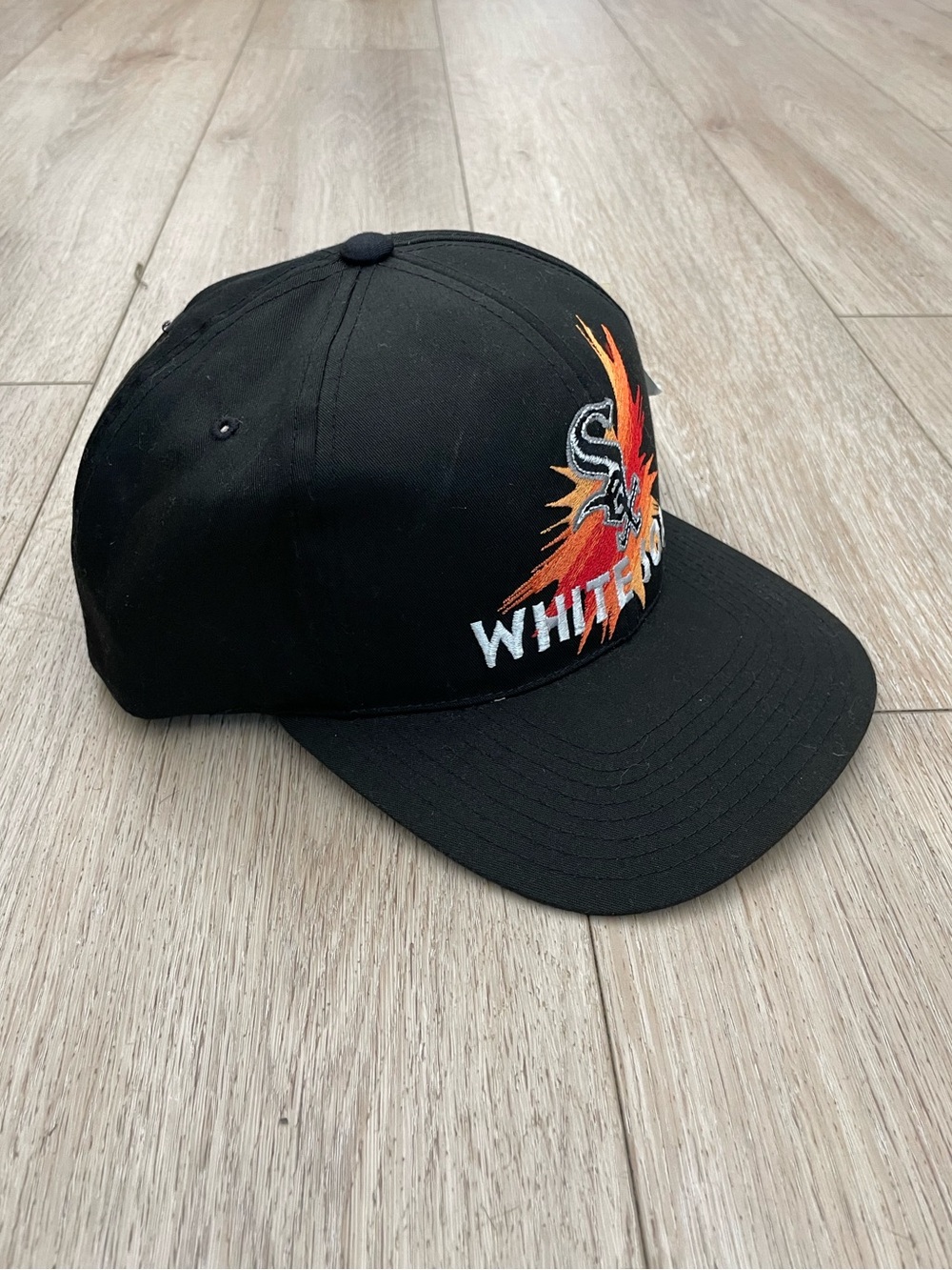 90’s Logo 7 Chicago White Sox Fire Splatter Snapback Cap - Picture 2 of 11